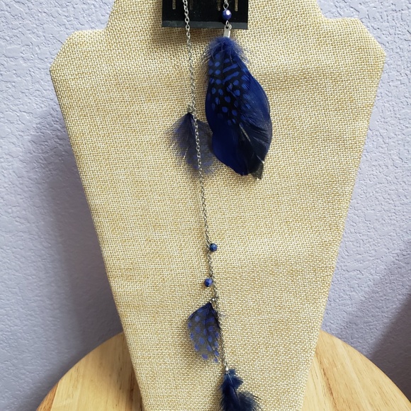 Feather Earring Bundle EUC - Picture 3 of 5